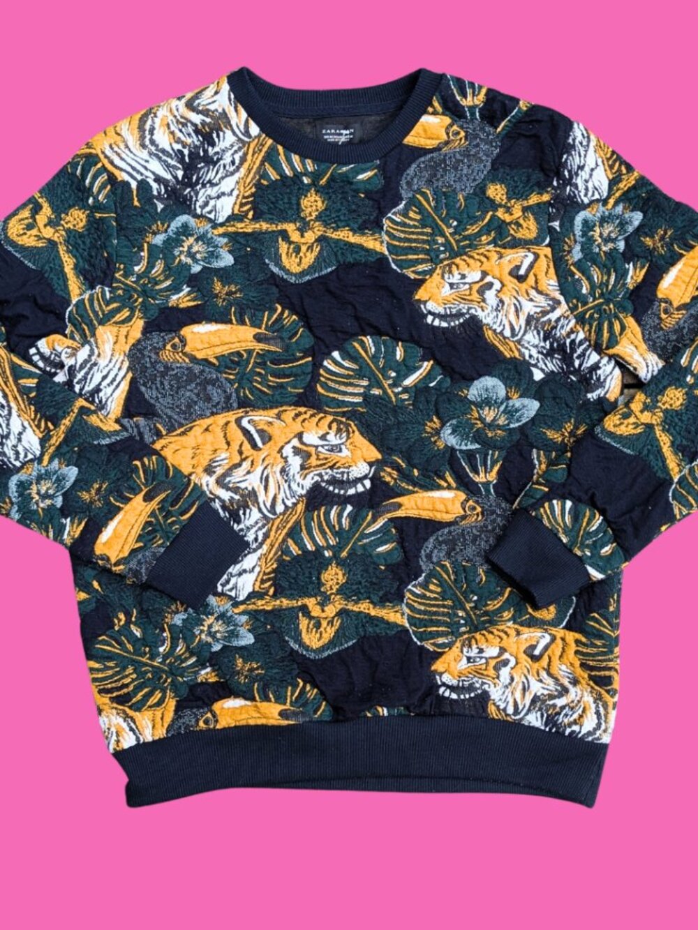 Elegant Animals and Jungle Print Sweater Size M for Men